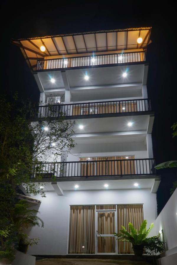 Pinnawala Elephant Front View Hotel Rambukkana Экстерьер фото