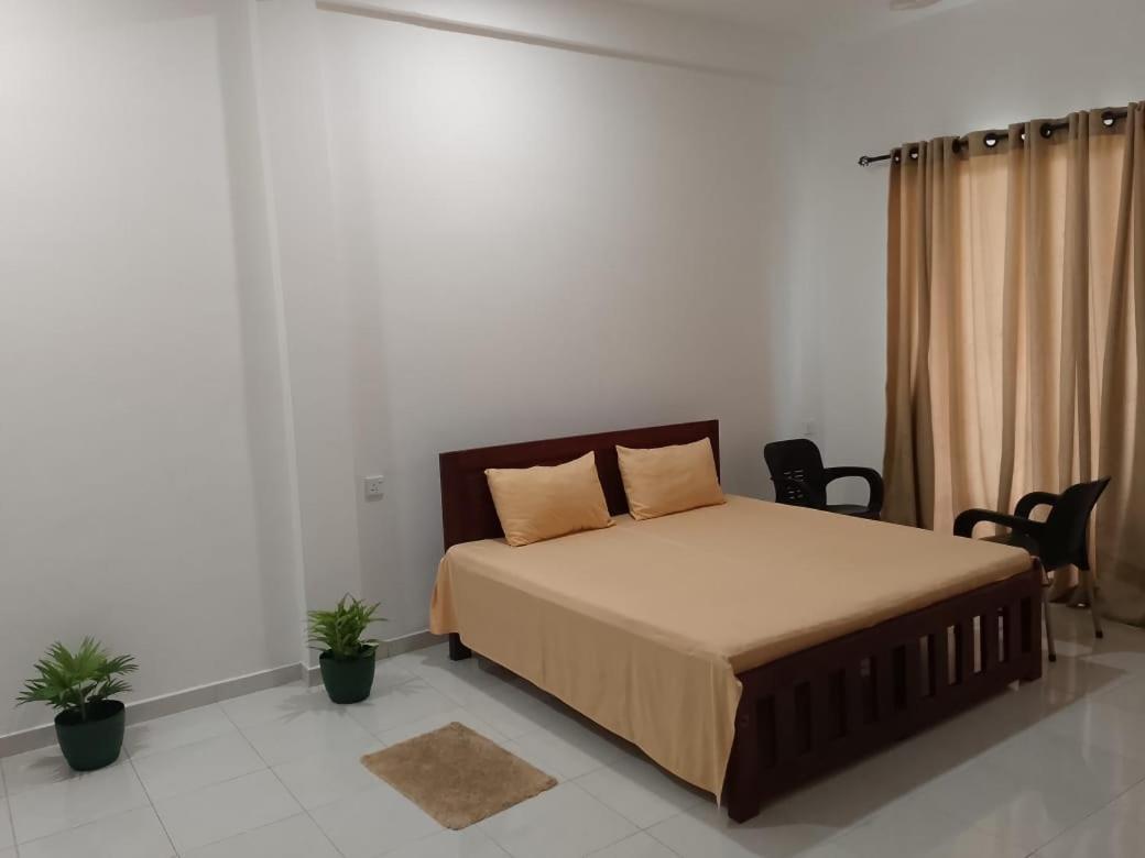 Pinnawala Elephant Front View Hotel Rambukkana Экстерьер фото