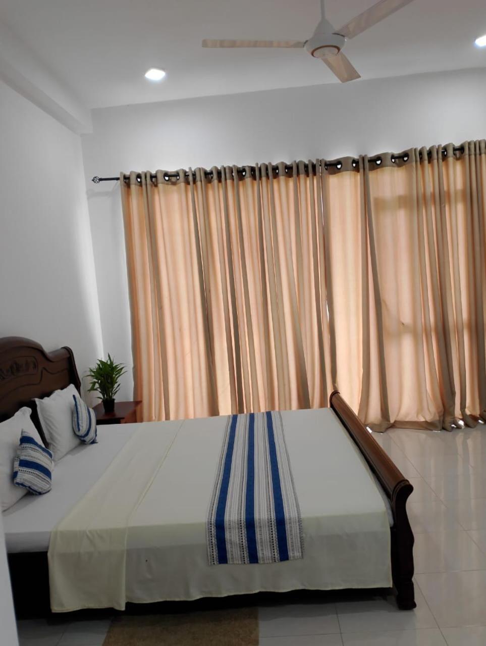 Pinnawala Elephant Front View Hotel Rambukkana Экстерьер фото